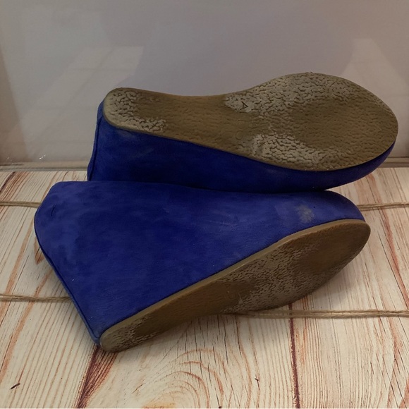 Beautiful faux suede indigo blue platforms - Picture 2 of 2